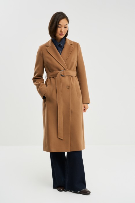 двубортное пальто с поясом от бренда снежная королева вид слева