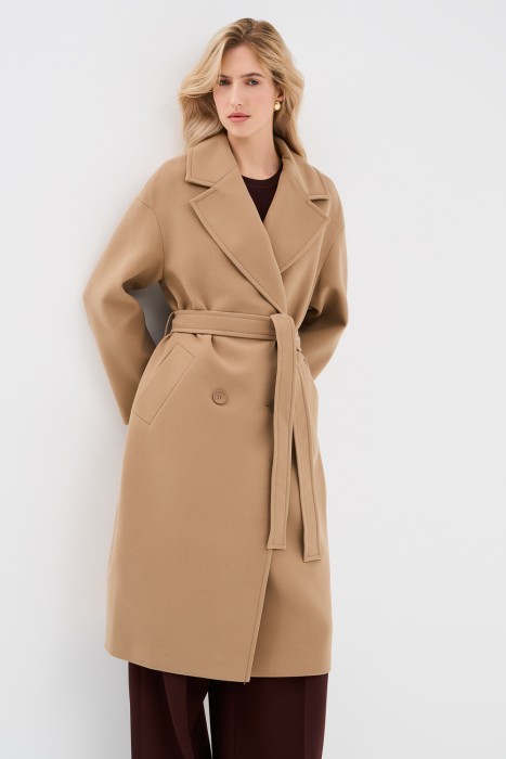 двубортное пальто с поясом от бренда снежная королева вид слева