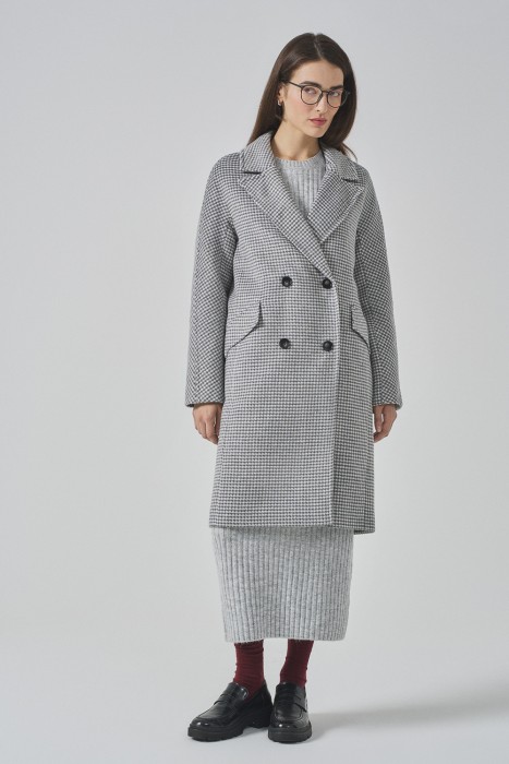 двубортное пальто от бренда снежная королева вид слева