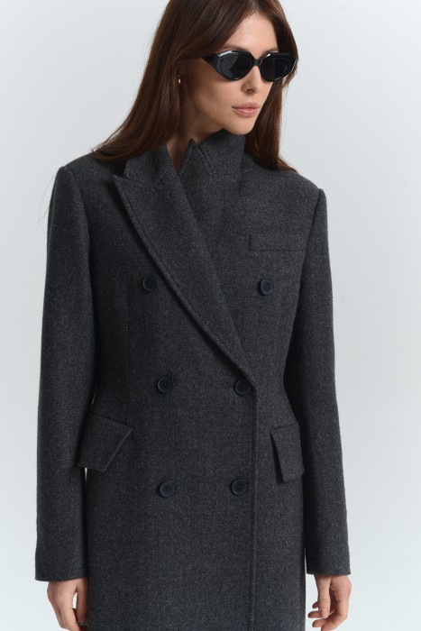 двубортное пальто от бренда снежная королева вид слева