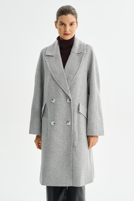 двубортное пальто от бренда снежная королева вид слева