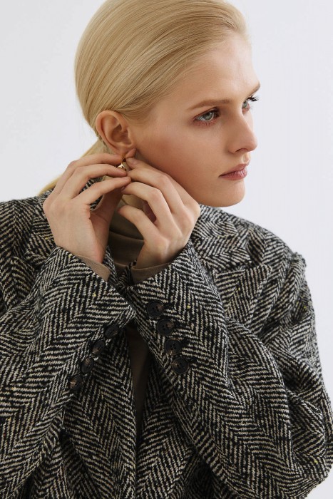 двубортное пальто от бренда снежная королева вид слева