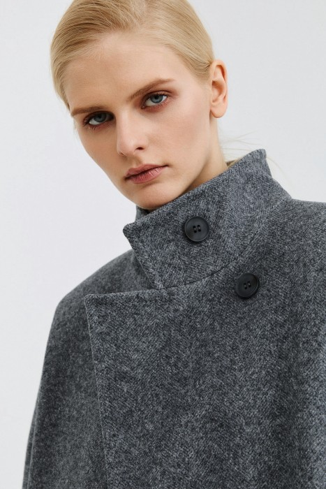 двубортное пальто от бренда снежная королева вид слева