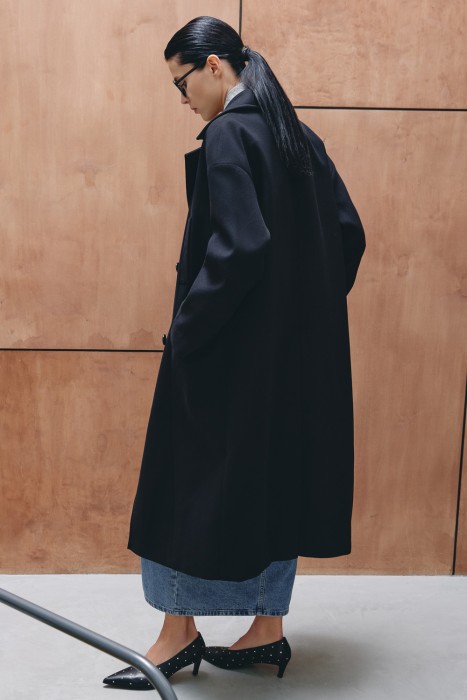 двубортное пальто от бренда снежная королева вид слева