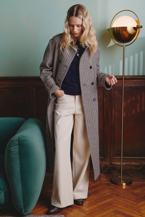 двубортное пальто от бренда снежная королева вид слева