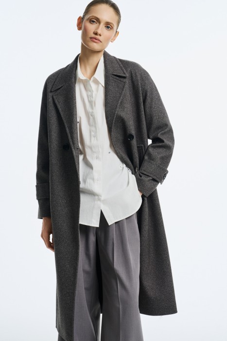 двубортное пальто от бренда снежная королева вид слева