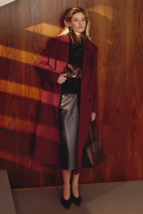 двубортное пальто от бренда снежная королева вид слева