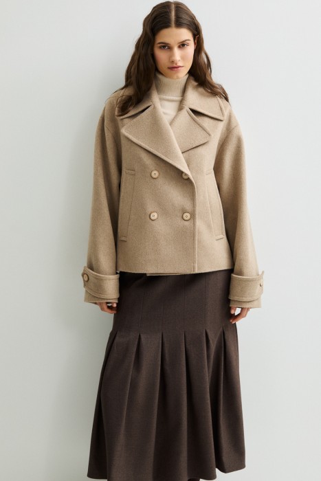 двубортное укороченное пальто от бренда снежная королева вид слева