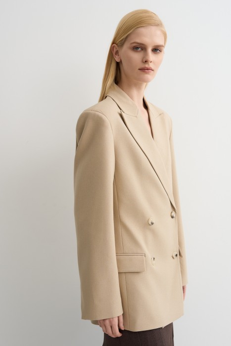 двубортный жакет по цене 3580 руб вид справа