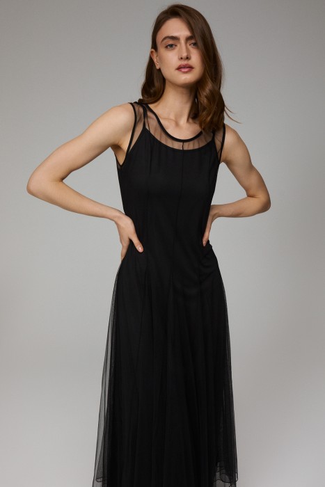 двухслойное платье от бренда снежная королева вид слева