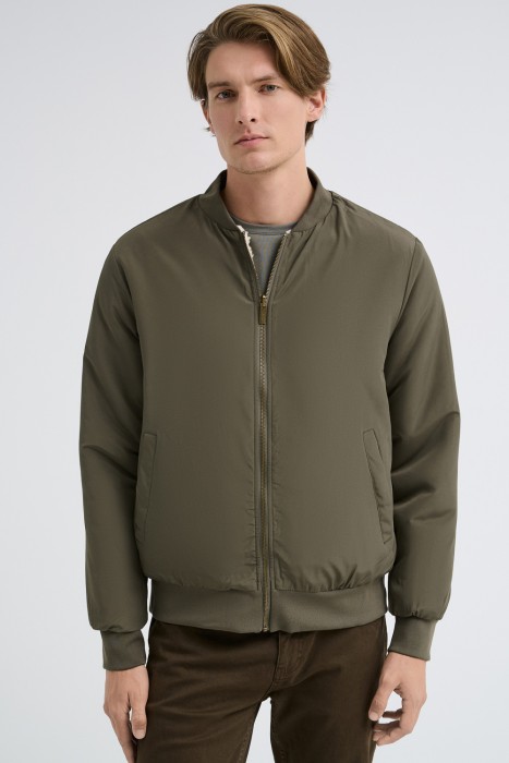 двухсторонний бомбер от бренда снежная королева вид слева