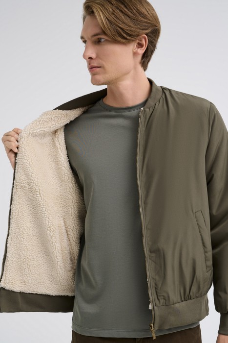 двухсторонний бомбер по цене 2650 руб вид справа