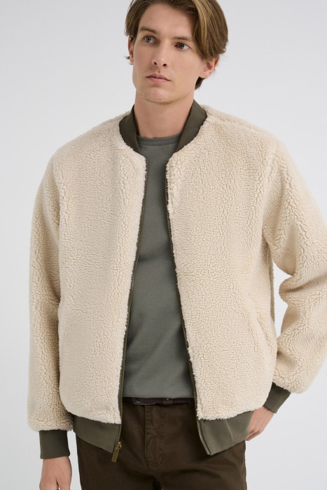 двухсторонний бомбер из россии вид сбоку