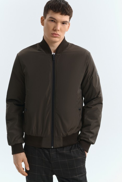 двухсторонний бомбер от бренда снежная королева вид слева