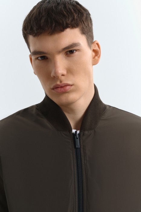 двухсторонний бомбер из россии вид сбоку