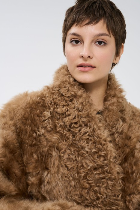 двухсторонняя дубленка из овчины из россии вид сбоку