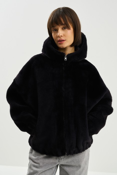 двусторонняя дубленка из овчины от бренда снежная королева вид слева