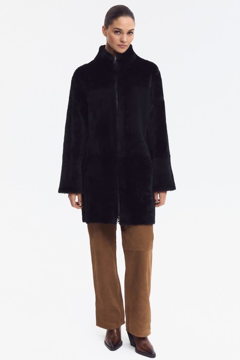 двусторонняя дубленка из овчины от бренда снежная королева вид слева