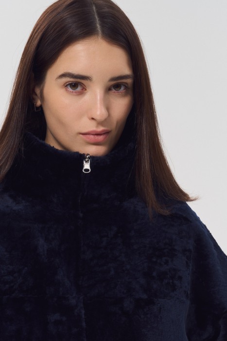 двусторонняя дубленка из россии вид сбоку