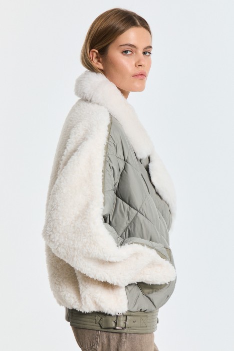 двусторонняя куртка из шерсти от бренда снежная королева вид слева
