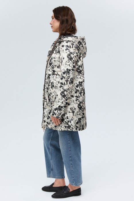 двусторонняя куртка с капюшоном из россии вид сбоку