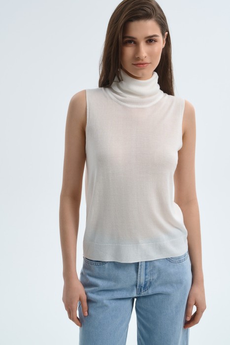 джемпер без рукавов от бренда снежная королева вид слева