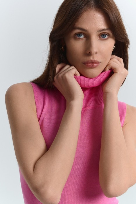 джемпер без рукавов из россии вид сбоку