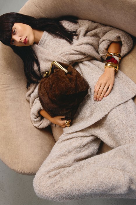 джемпер из буклированной пряжи от бренда снежная королева вид слева