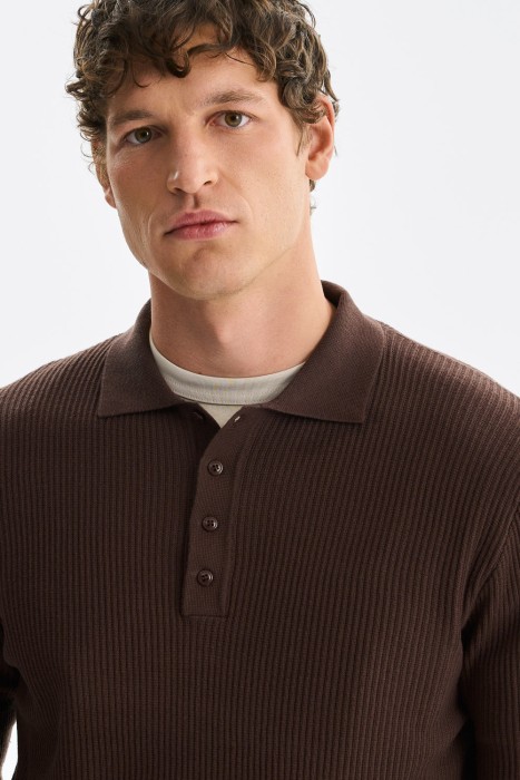 джемпер-поло из россии вид сбоку