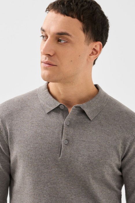 джемпер-поло от бренда снежная королева вид слева