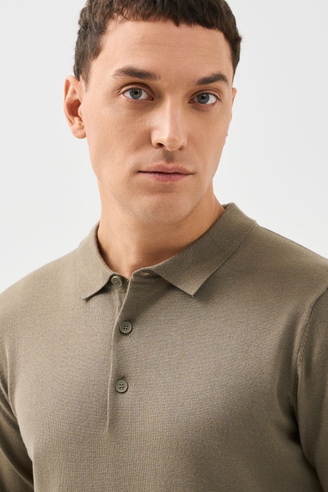 джемпер-поло из россии вид сбоку