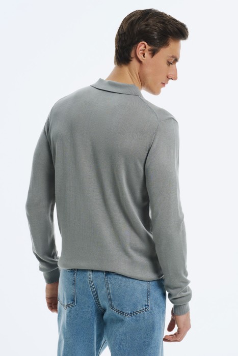 джемпер-поло по цене 880 руб вид справа