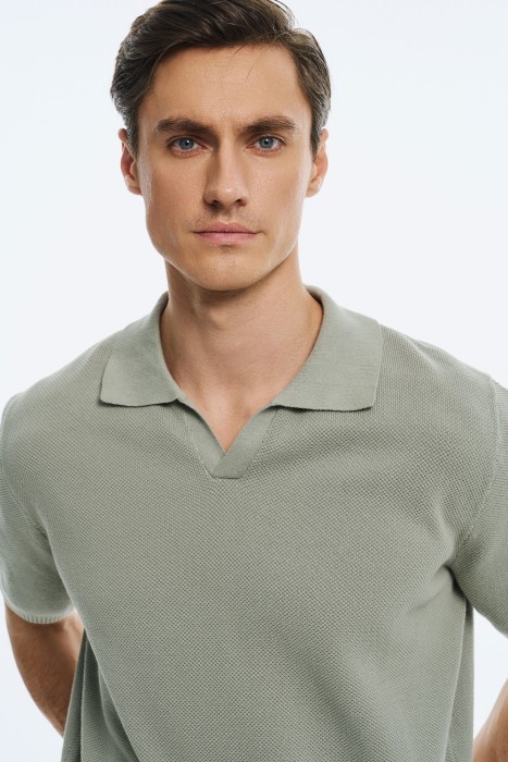 джемпер-поло из россии вид сбоку