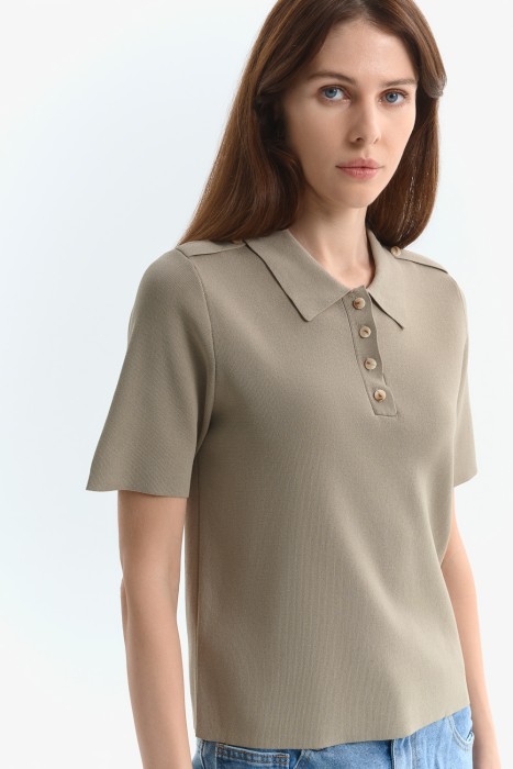 джемпер-поло от бренда снежная королева вид слева