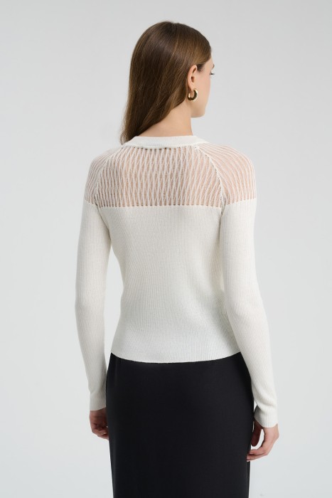 джемпер с ажурной вставкой по цене 1310 руб вид справа