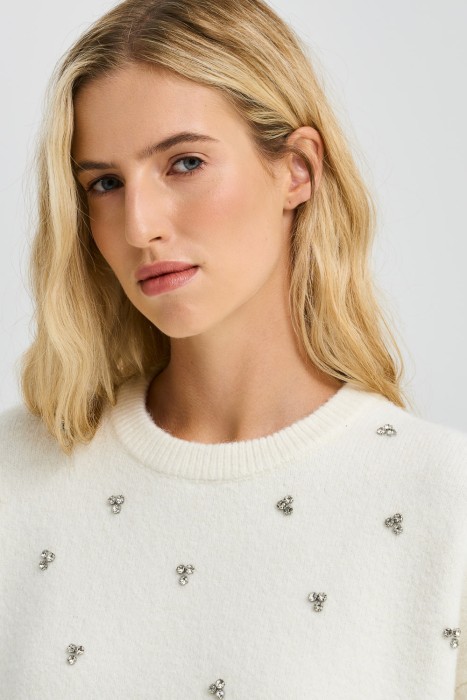 джемпер с декором из россии вид сбоку