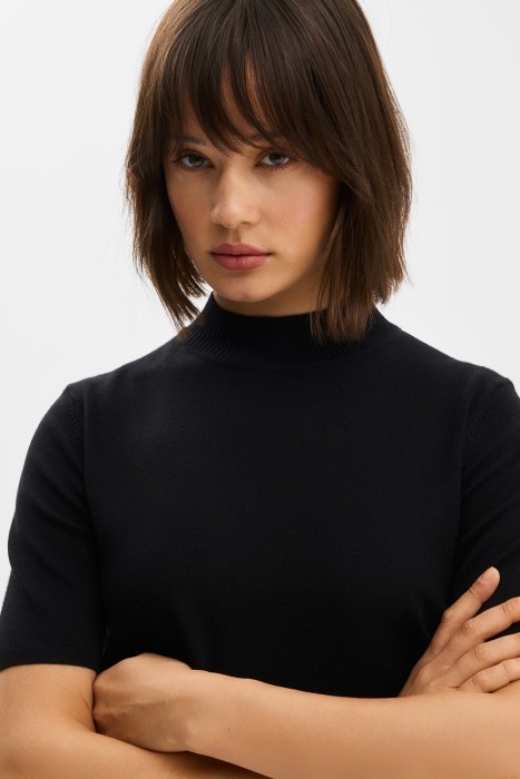 джемпер с короткими рукавами от бренда снежная королева вид слева