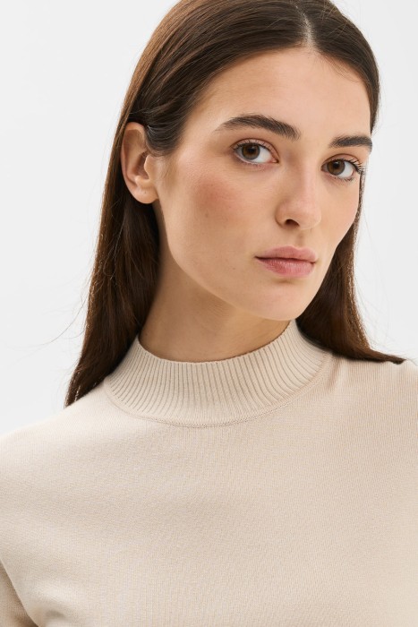 джемпер с короткими рукавами из россии вид сбоку