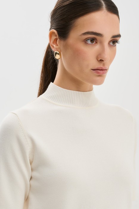 джемпер с короткими рукавами от бренда снежная королева вид слева