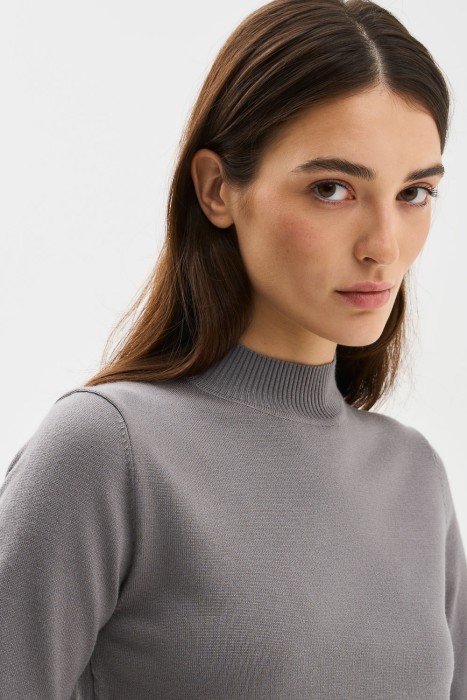 джемпер с короткими рукавами по цене 800 руб вид справа