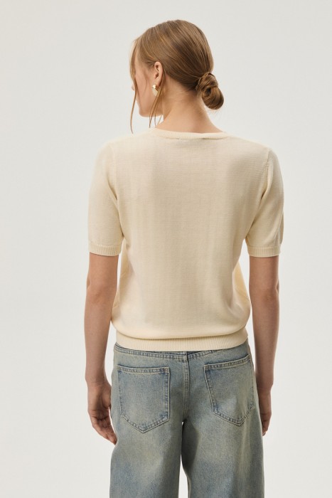 джемпер с короткими рукавами по цене 1560 руб вид справа