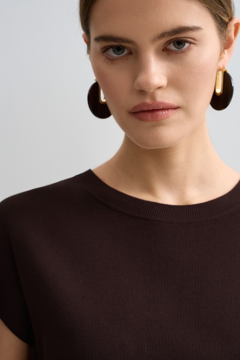 джемпер с короткими рукавами по цене 1560 руб вид справа