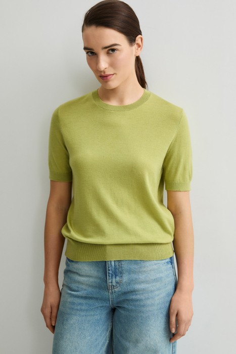 джемпер с короткими рукавами от бренда снежная королева вид слева