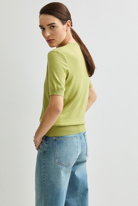 джемпер с короткими рукавами по цене 1560 руб вид справа