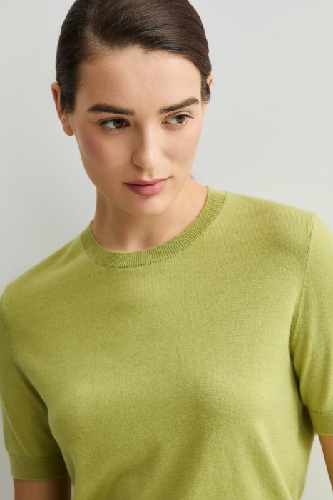 джемпер с короткими рукавами из россии вид сбоку