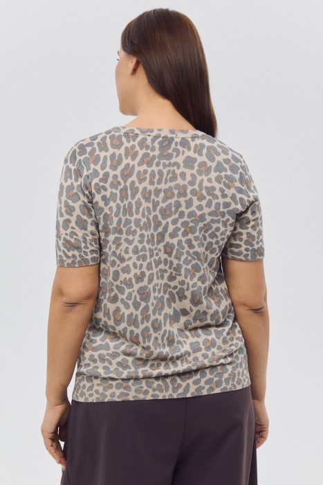 джемпер с короткими рукавами по цене 2200 руб вид справа