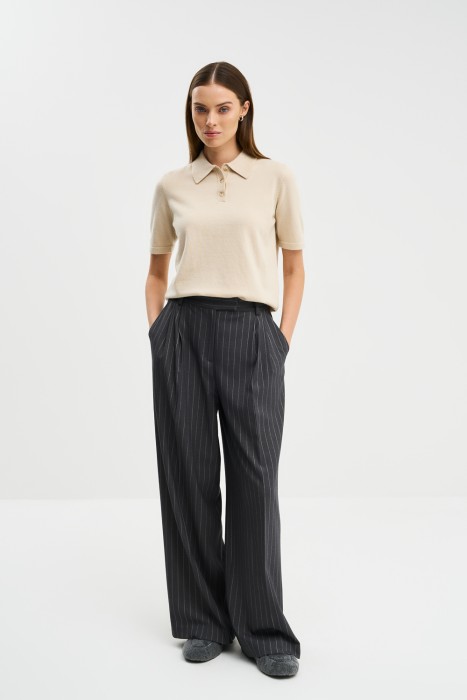 джемпер с короткими рукавами от бренда снежная королева вид слева