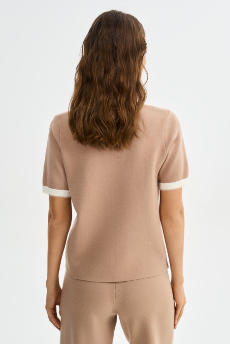 джемпер с короткими рукавами по цене 1350 руб вид справа