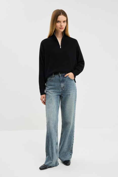 джемпер с молнией от бренда снежная королева вид слева