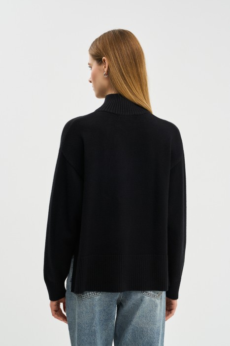 джемпер с молнией по цене 1620 руб вид справа